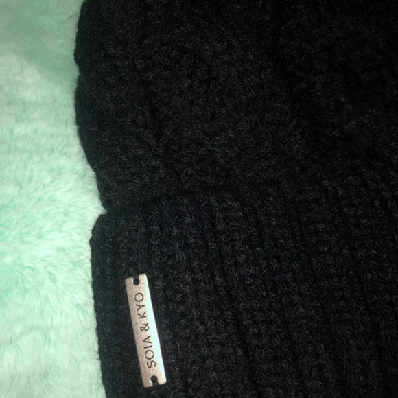 Holiday sale price drop Like New Soia & Kyo black sweater  beanie - Picture 2 of 3